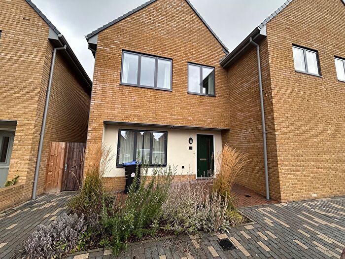 3 Bedroom Property To Rent In Skimmer Lane, Sheerwater, GU21