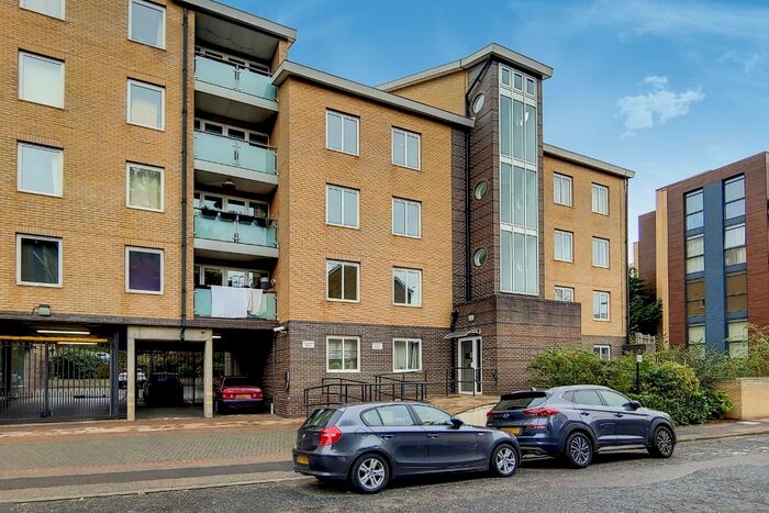 2 Bedroom Flat To Rent In Yeoman Street, Surrey Quays, London, SE8
