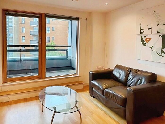 1 Bedroom Flat To Rent In Gateway West, East Street, Leeds, Uk, LS9