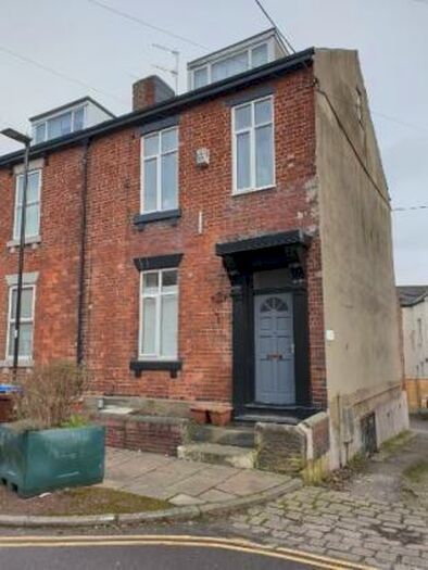 3 Bedroom End Of Terrace House To Rent In Travis Place, Broomhall, Sheffield, S10