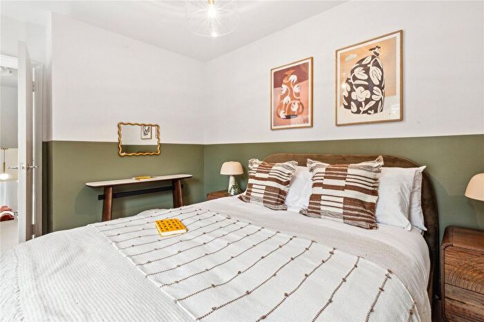 1 Bedroom Flat For Sale In Kellett Road, London, SW2