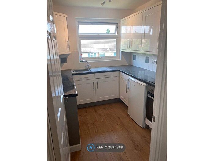 1 Bedroom Flat To Rent In Ridge Bank, Slough, SL1