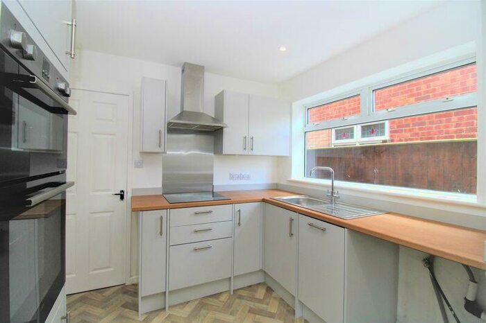 2 Bedroom Semi-Detached Bungalow For Sale In Wensleydale, Hull, HU7