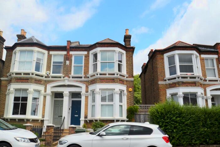 2 Bedroom Flat To Rent In Drakefell Road New Cross, SE14