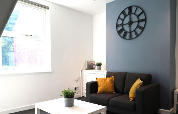 1 Bedroom End Of Terrace House To Rent In Bastion Street, Nottingham, NG7