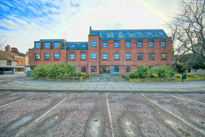 1 Bedroom Apartment To Rent In Cromwell Square, Ipswich, IP1