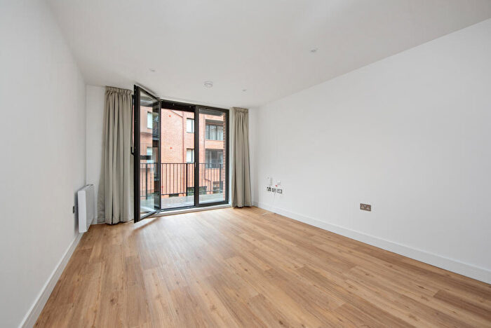 1 Bedroom Apartment To Rent In Farnborough Road, Farnborough, GU14