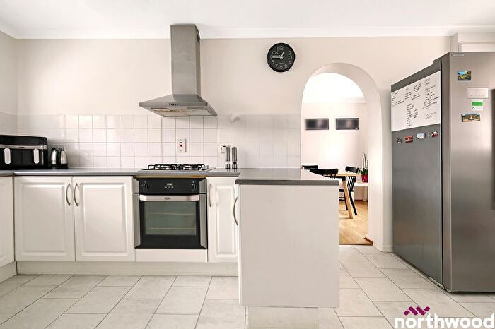 5 Bedroom End Terrace House For Sale In Paddock Drive, Springfield, Chelmsford, CM1