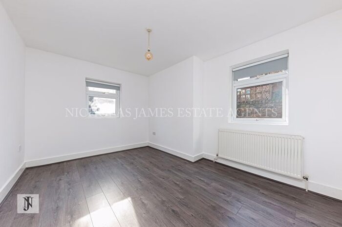 2 Bedroom Flat To Rent In Hermitage Road, London, N4