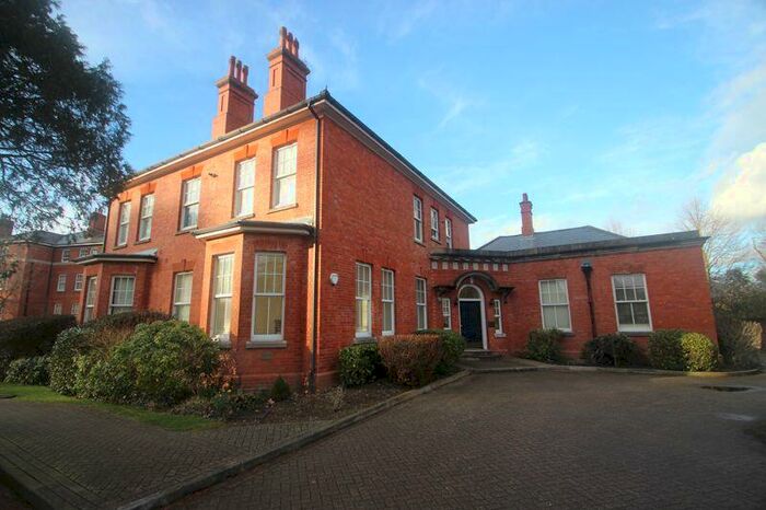 2 Bedroom Flat To Rent In Epsom, KT19