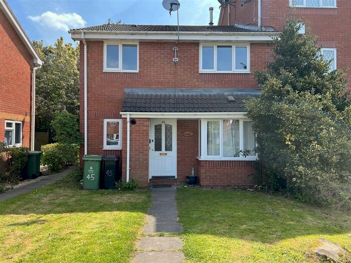 2 Bedroom Property To Rent In Signal Grove, Bloxwich, Walsall, WS3