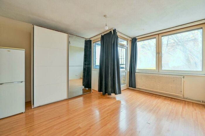 1 Bedroom Flat For Sale In Daniel Gardens, Peckham, London, SE15