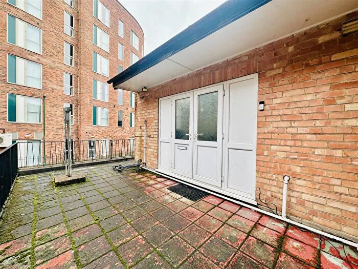 1 Bedroom Flat To Rent In Holden Street, Nottingham, NG7
