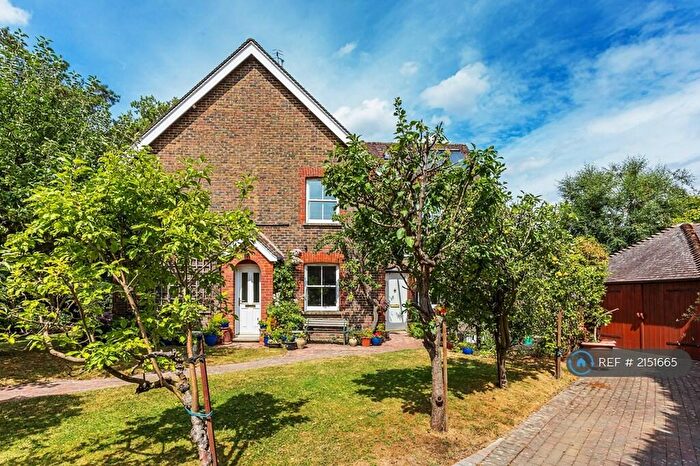 3 Bedroom Semi-Detached House To Rent In Norwood Hill Road, Charlwood, Horley, RH6