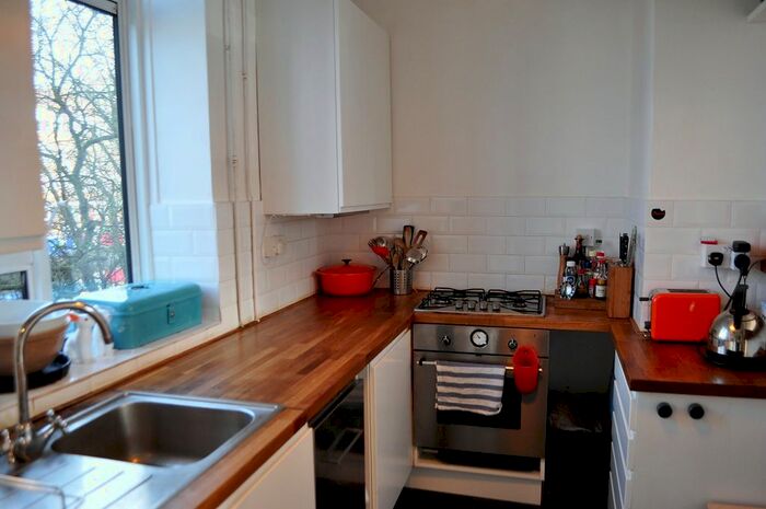 2 Bedroom Flat To Rent In Whiston Road, Bethnal Green, E2