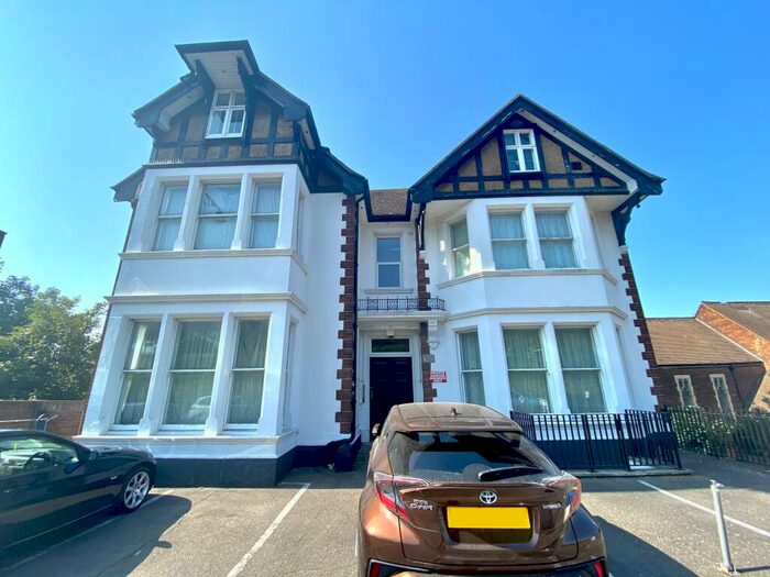 1 Bedroom Apartment To Rent In New Road Avenue, Chatham, ME4