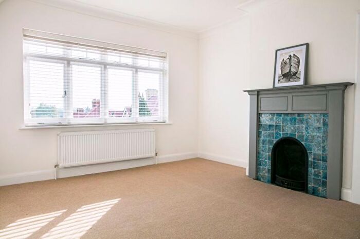 3 Bedroom Semi-detached House To Rent In Prospect Road, Barnet, EN5