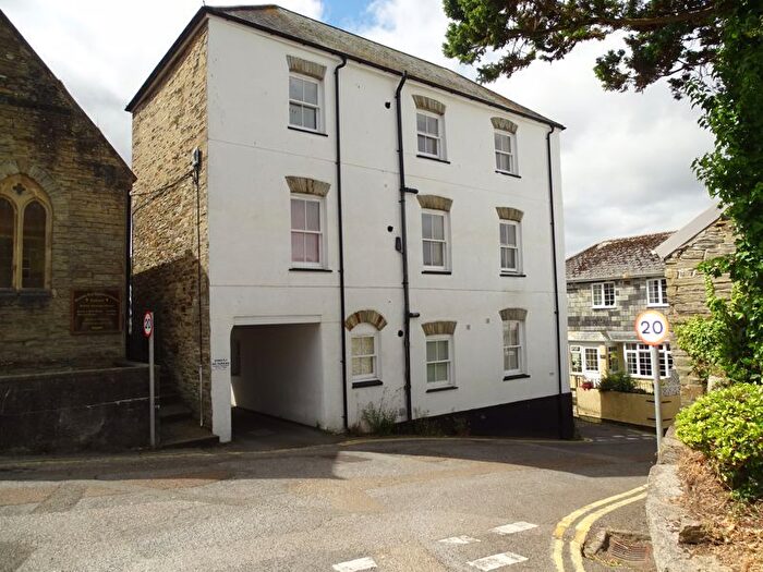 2 Bedroom Flat To Rent In Castle Hill, Liskeard, PL14