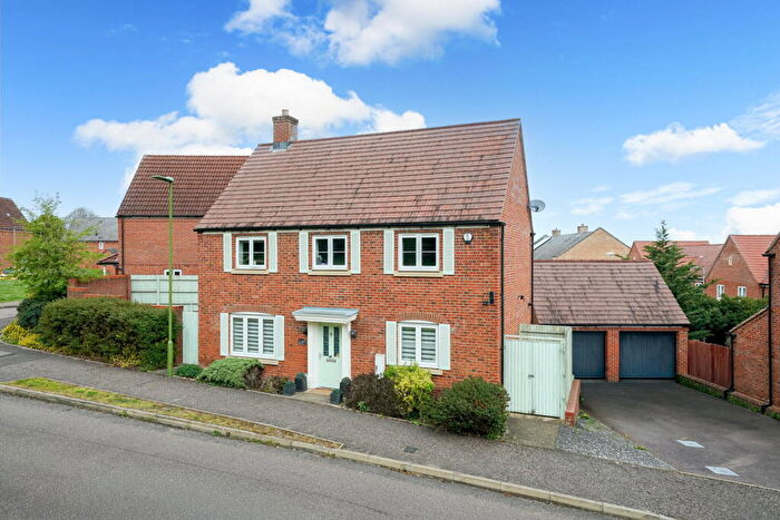 4 Bedroom Detached House For Sale In Shearwater Road, Hemel Hempstead, HP3