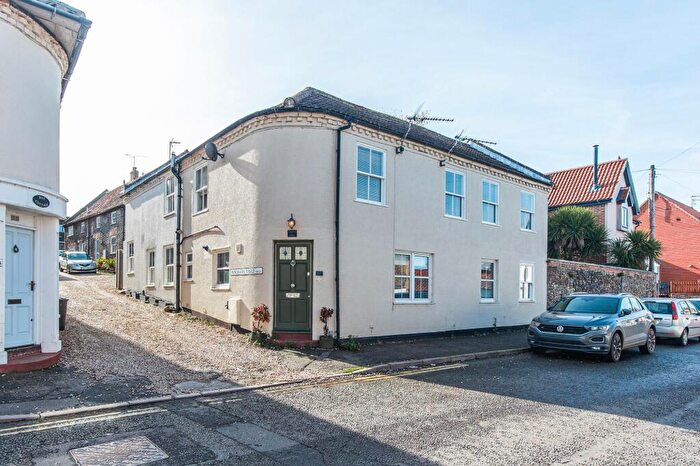 2 Bedroom Flat For Sale In Wells-next-the-Sea, NR23
