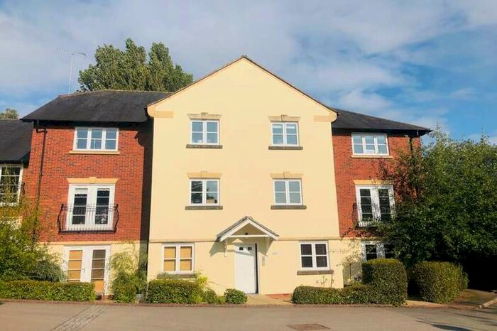 2 Bedroom Flat To Rent In Lucas Court, Leamington Spa, CV32