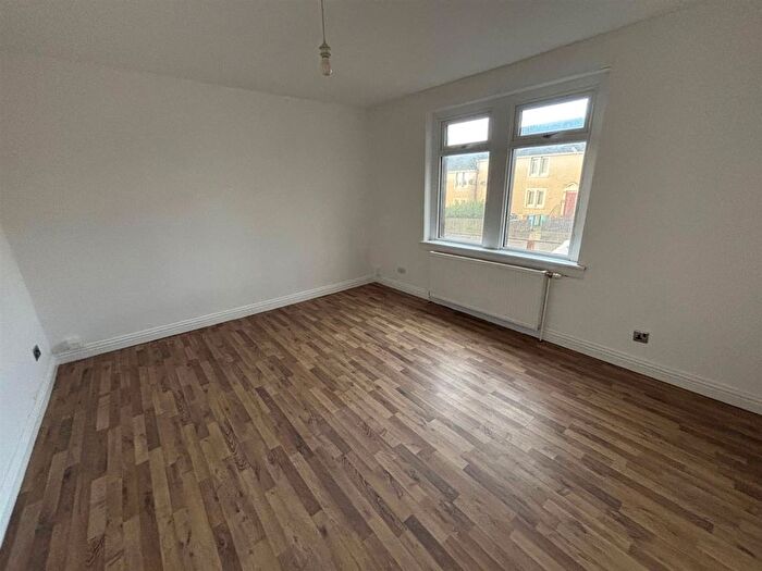 2 Bedroom Flat To Rent In High Street, Motherwell, ML1