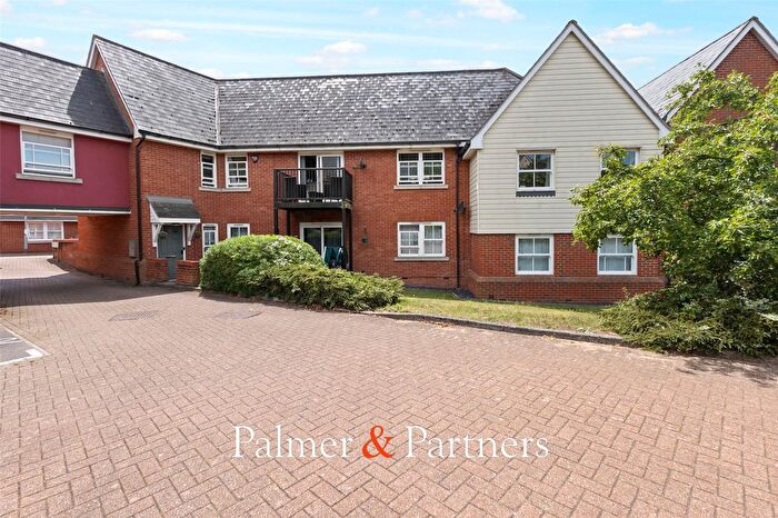 3 Bedroom Maisonette For Sale In Rouse Way, Colchester, Essex, CO1
