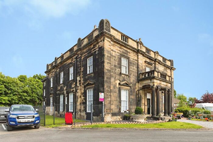 2 Bedroom Flat For Sale In Lynwood Crescent, Woodlesford, Leeds, LS26