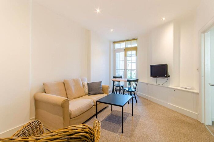 1 Bedroom Flat To Rent In Abbey Road, St John's Wood, London, NW8