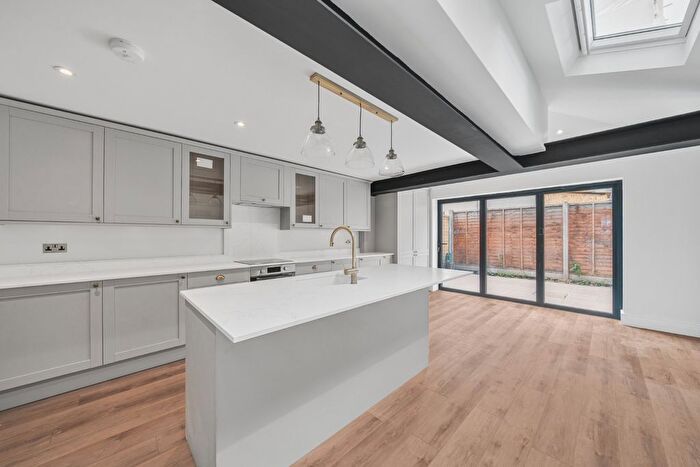 5 Bedroom Terraced House To Rent In Squarey Street, Earlsfield, London, SW17