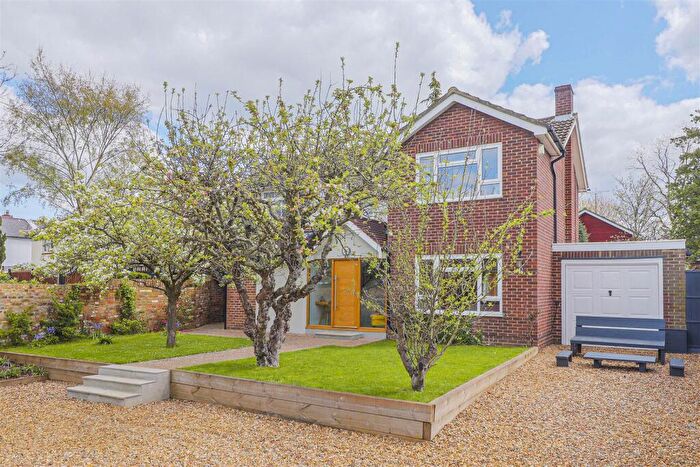 4 Bedroom Detached House To Rent In High Road, Broxbourne, Hertfordshire, EN10