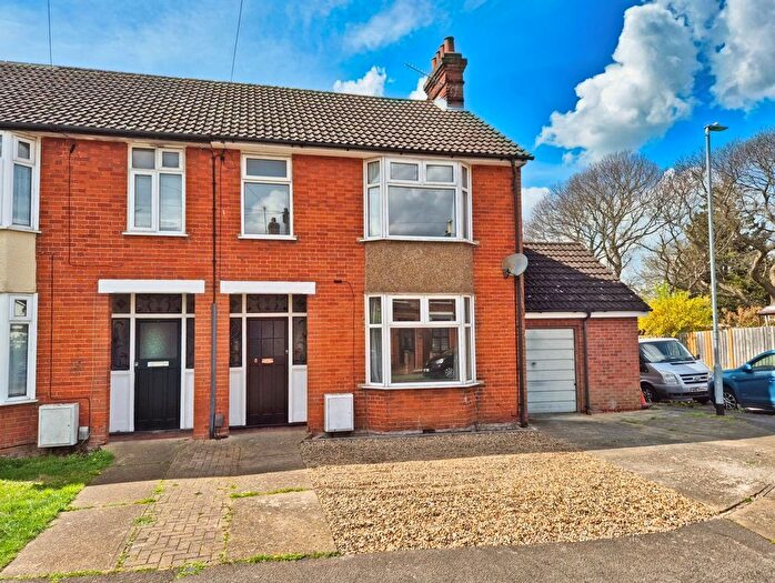 3 Bedroom Semi-Detached House To Rent In Cauldwell Avenue, Ipswich, IP4