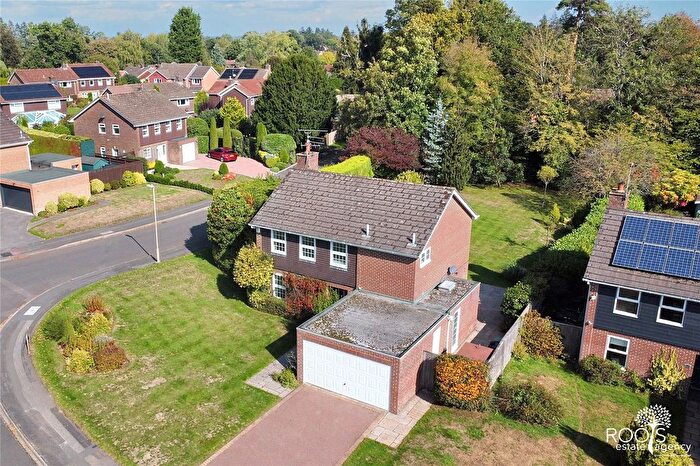 4 Bedroom Detached House For Sale In Falcon Coppice, Woolton Hill, Newbury, RG20