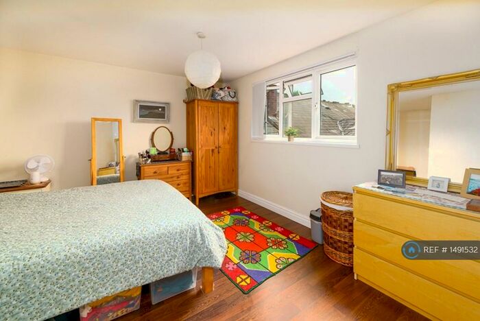 2 Bedroom Flat To Rent In East Road, Longsight, Manchester, M12