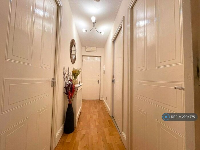 2 Bedroom Flat To Rent In Blessing Way, Barking, IG11