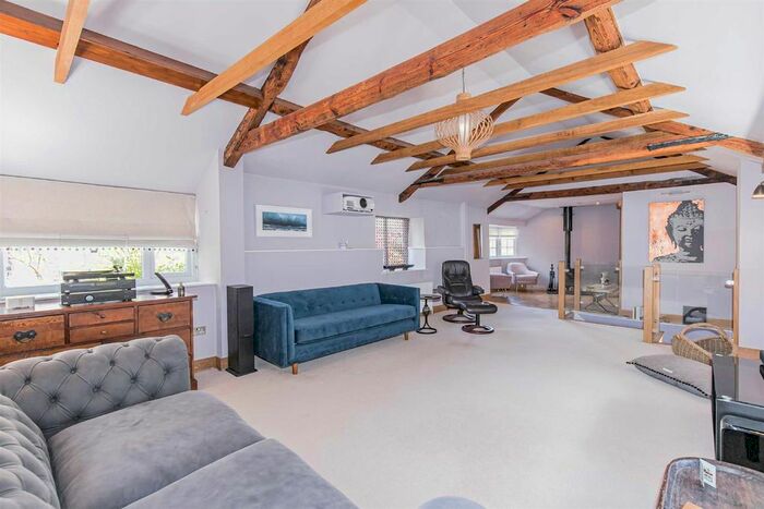 3 Bedroom Detached House To Rent In Oxford Street, Woodstock, OX20