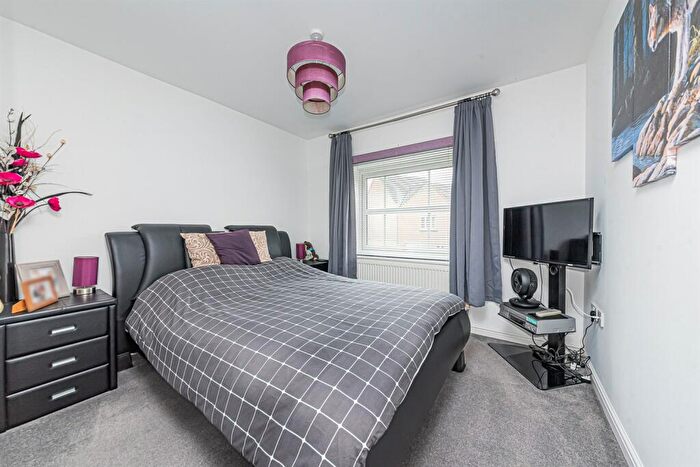 2 Bedroom Apartment To Rent In Victoria Gardens, Wokingham, RG40