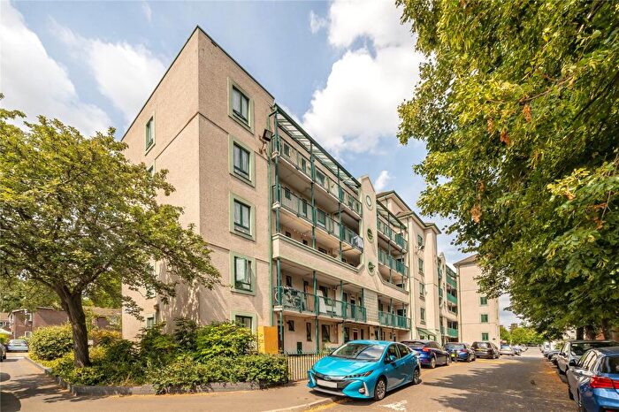 2 Bedroom Flat To Rent In Tasker House, Wallwood Street, London, E14