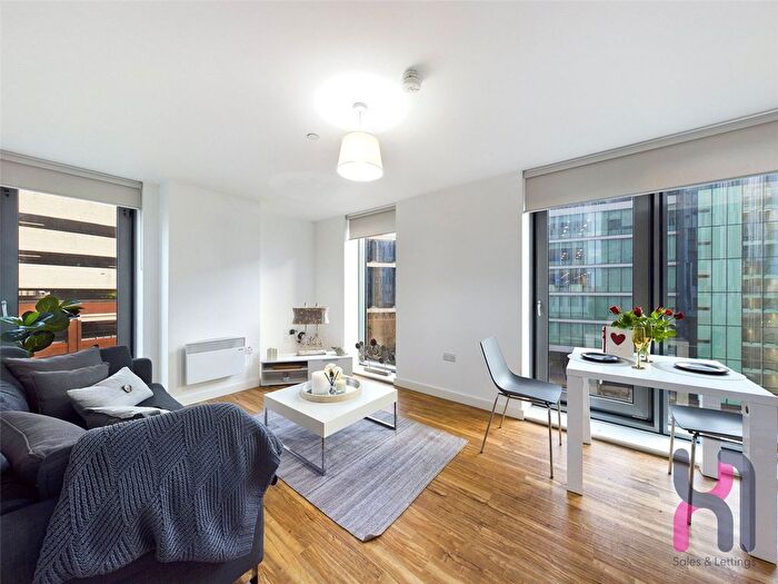 2 Bedroom Flat To Rent In Michigan Point Tower A, Michigan Avenue, M50