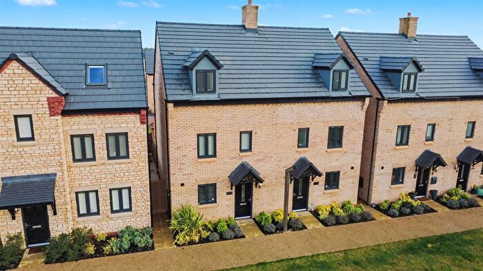 4 Bedroom Town House For Sale In Horsetail Walk, Corby, NN17