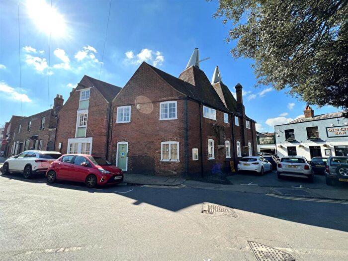 4 Bedroom Flat To Rent In The Old Oast, CT1