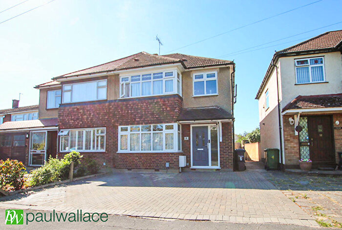 4 Bedroom Semi-Detached House For Sale In Moreton Close, West Cheshunt, EN7