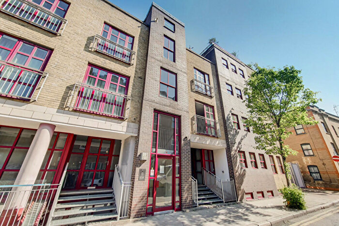 1 Bedroom Apartment To Rent In Quaker Street, Shoreditch, E1
