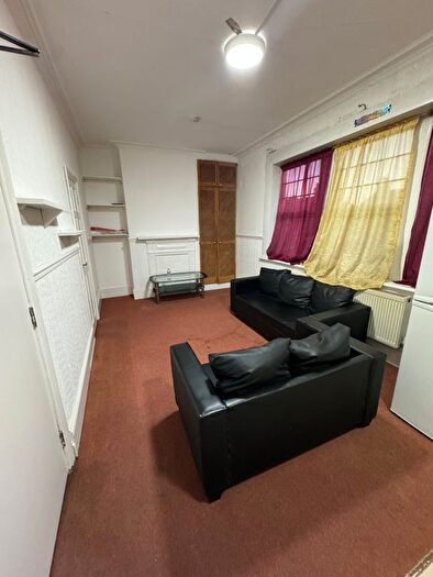 1 Bedroom Flat To Rent In London Road, London, SW16