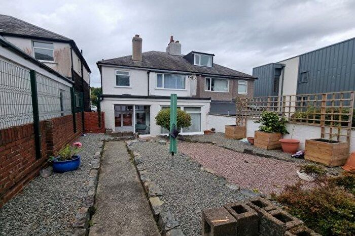 3 Bedroom Property To Rent In Farrar Road, Bangor, LL57