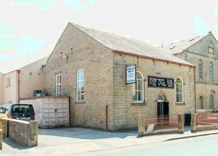 Detached House To Rent In Manor Park Road, Glossop, Derbyshire, SK13