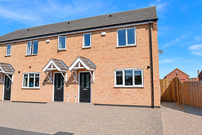 3 Bedroom End Of Terrace House For Sale In Forest Way, Humberston, Grimsby, DN36