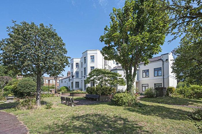 2 Bedroom Flat For Sale In Church Road, Leyton, London, E10