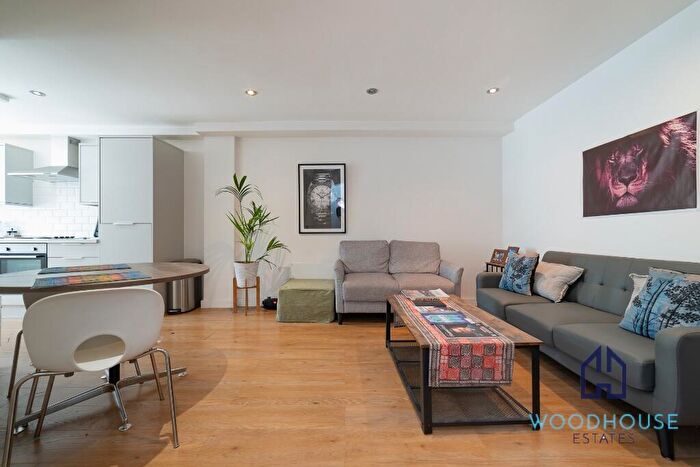 1 Bedroom Flat To Rent In Roman Road, London, E2