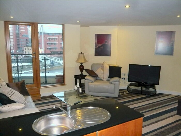 2 Bedroom Apartment To Rent In Magellan House Leeds Dock, LS10